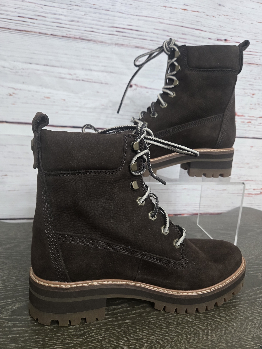 Timberland Courmayeur Valley 6-Inch Brown Nubuck Lace-Up Boots 7.5